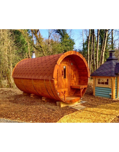 4,5m long Pine Barrel Sauna (Ø 2,27 m) with changing room