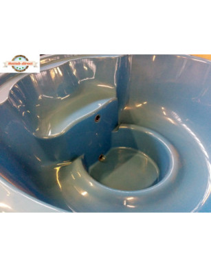 DELUXE GLASS FIBER TUB WITH INTEGRATED WOODEN FIRED HEATER