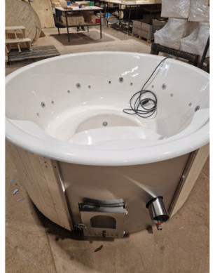 WHITE GLASS FIBER HOTTUB WITH INTEGRATED WOODEN FIRED HEATER IN STOCK