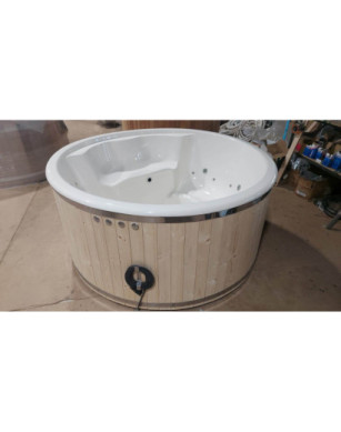 WHITE GLASS FIBER HOTTUB WITH INTEGRATED WOODEN FIRED HEATER IN STOCK