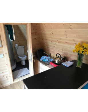 Insulated Camping Pod with side entrance/2,4 x 6,0m