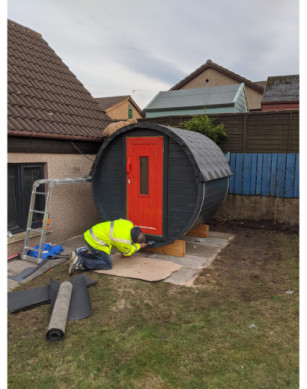 1,7m long Barrel Sauna (Ø 1.97 m) with Electric Heater