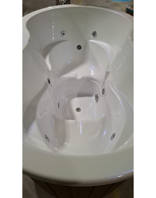 OVAL ACRYLIC HOTTUB WITH HORIZON HEATER IN STOCK
