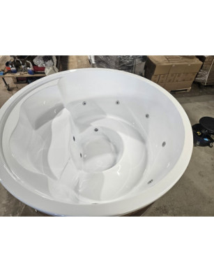 WHITE ACRYLIC HOTTUB WITH INTEGRATED WOODEN FIRED HEATER IN STOCK