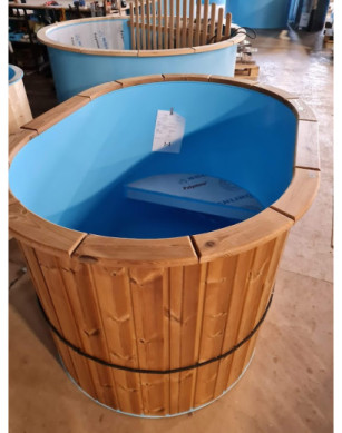 Oval cold plunge tub /  bath for cold water therapy
